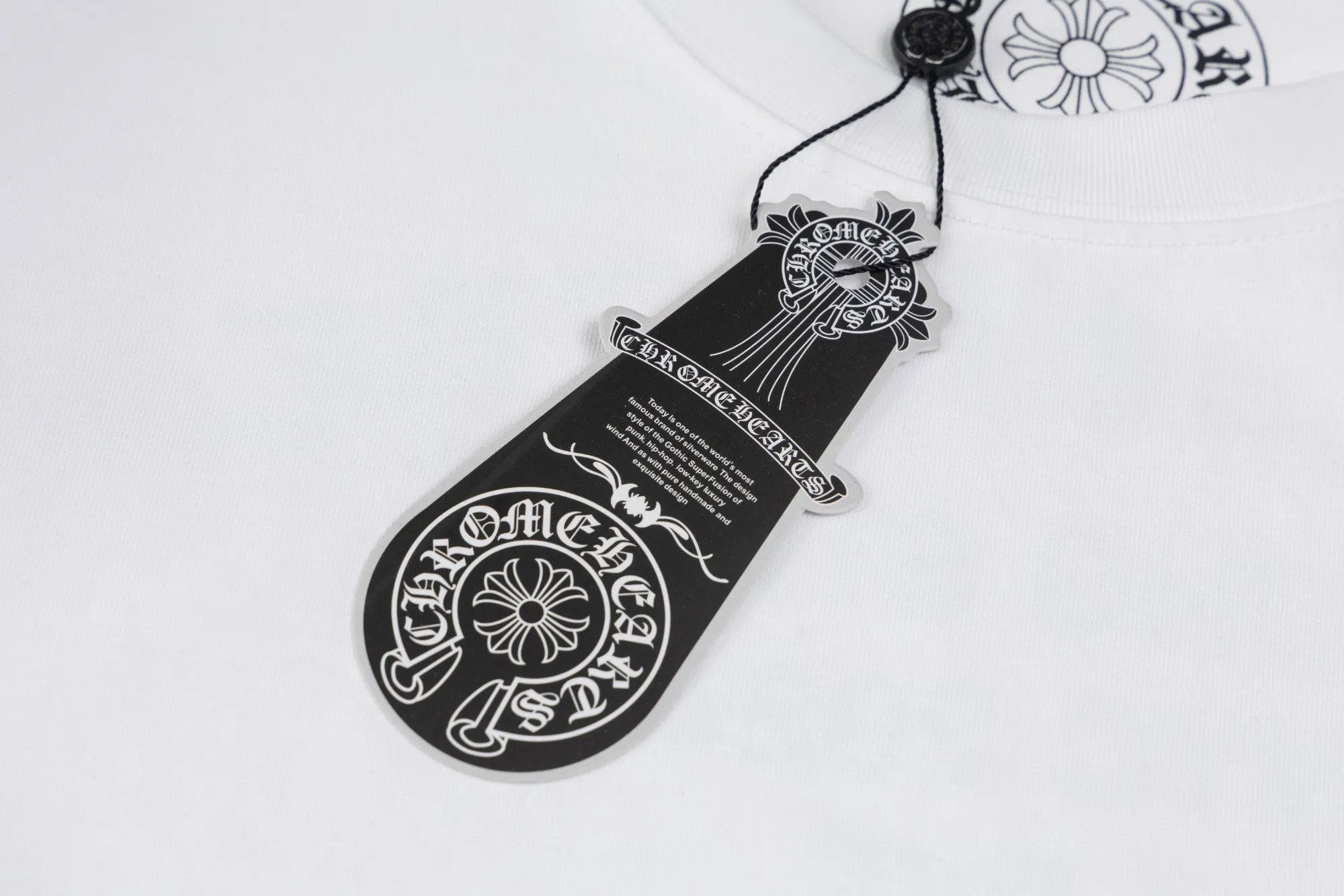 May Day Welfare Style 🅿️116 - Crow Heart Short-sleeved T-shirt, same style for men and women - Made of original 280g 100% cotton fabric, soft and comfortable, threads are dyed in the same vat with zero color difference, exclusive quality difference currency, welcome to compare - Color: White - Size: XS S M L